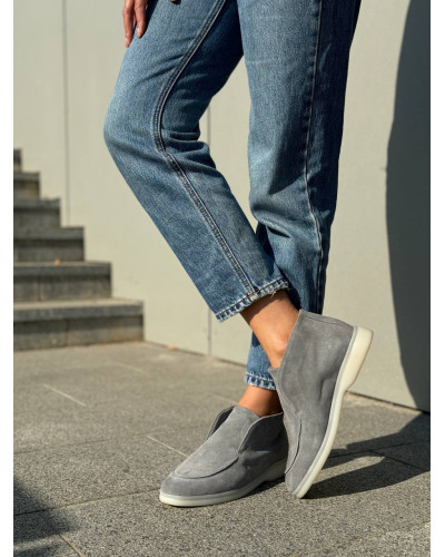 Женские высокие замшевые лоферы в светло-сером цвете (арт. 156-4)